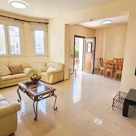 Townbeach With Private Pool Voroklini